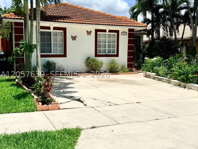 Продажа дома по адресу 18300 SW 143rd Ct - фото 8929743
