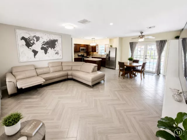 Продажа дома по адресу 7120 SW 13TH Street - фото 8909060