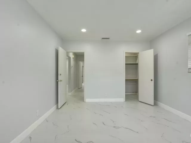 Продажа дома по адресу 1114 Johnson Street - фото 8909198
