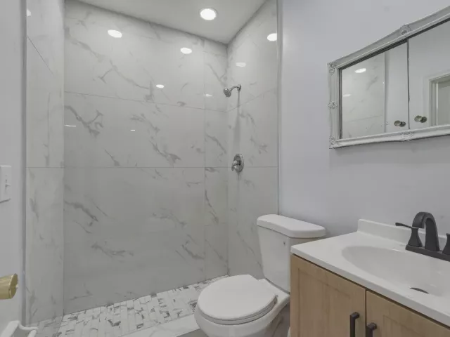 Продажа дома по адресу 1114 Johnson Street - фото 8909200