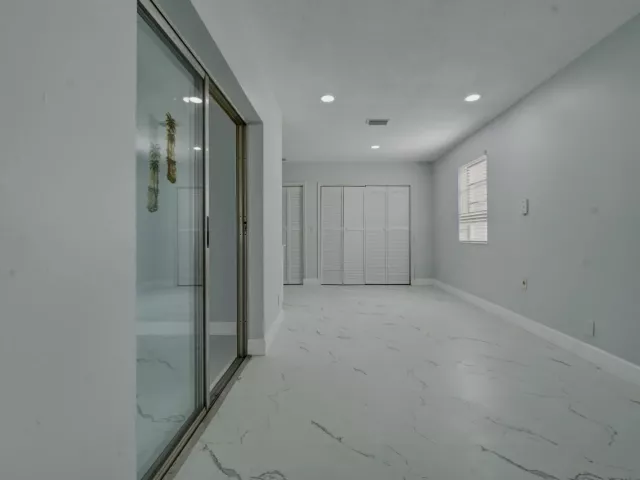 Продажа дома по адресу 1114 Johnson Street - фото 8909202