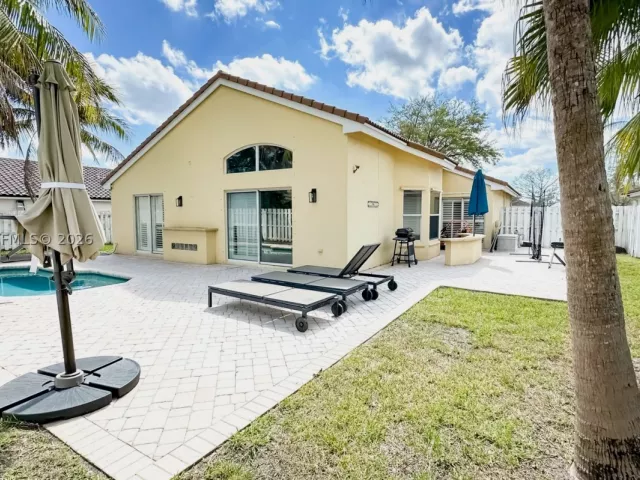 Продажа дома по адресу 18795 NW 24th Ct - фото 8910465