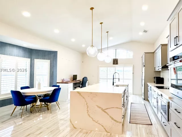 Продажа дома по адресу 18795 NW 24th Ct - фото 8910452