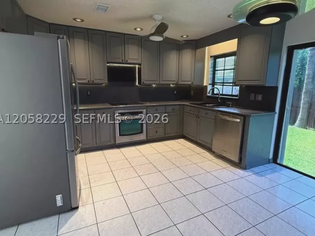 Продажа дома по адресу 14720 SW 106th Ter - фото 8947564