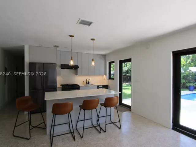 Продажа дома по адресу 9310 SW 52nd Ter - фото 8925145