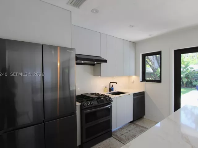 Продажа дома по адресу 9310 SW 52nd Ter - фото 8925149