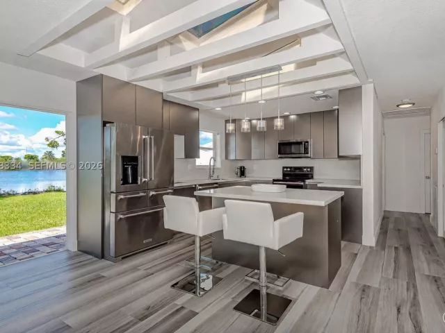 Продажа дома по адресу 20950 NE 25th Ct - фото 8925162