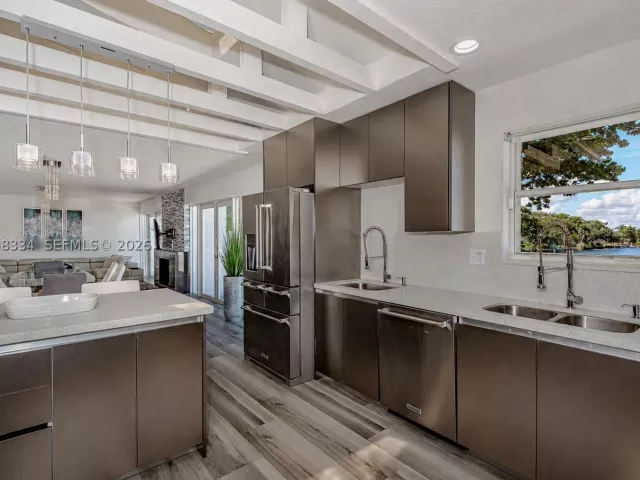 Продажа дома по адресу 20950 NE 25th Ct - фото 8925163