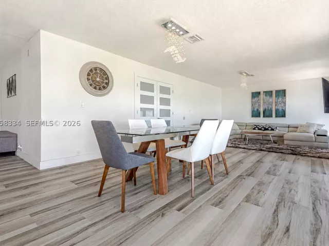 Продажа дома по адресу 20950 NE 25th Ct - фото 8925167