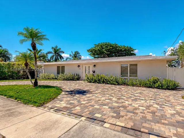 Продажа дома по адресу 20950 NE 25th Ct - фото 8925156