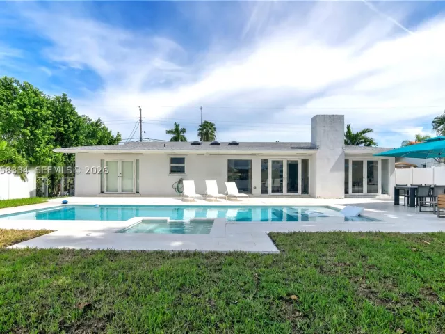 Продажа дома по адресу 20950 NE 25th Ct - фото 8925158