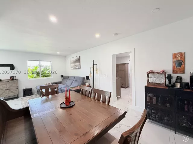 Продажа дома по адресу 8321 SW 46th St - фото 9244641