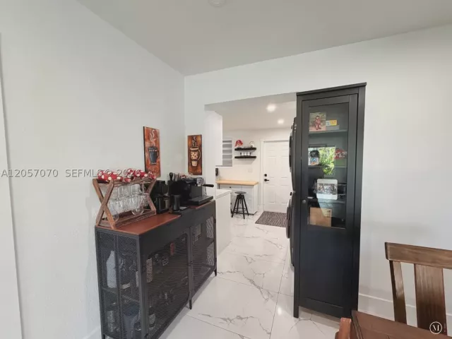 Продажа дома по адресу 8321 SW 46th St - фото 9244643