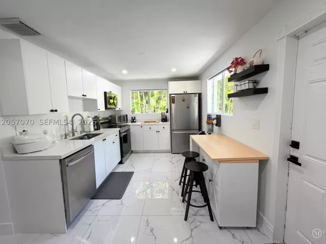Продажа дома по адресу 8321 SW 46th St - фото 9244654