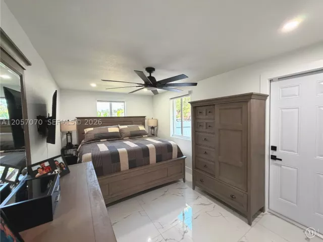 Продажа дома по адресу 8321 SW 46th St - фото 9244659