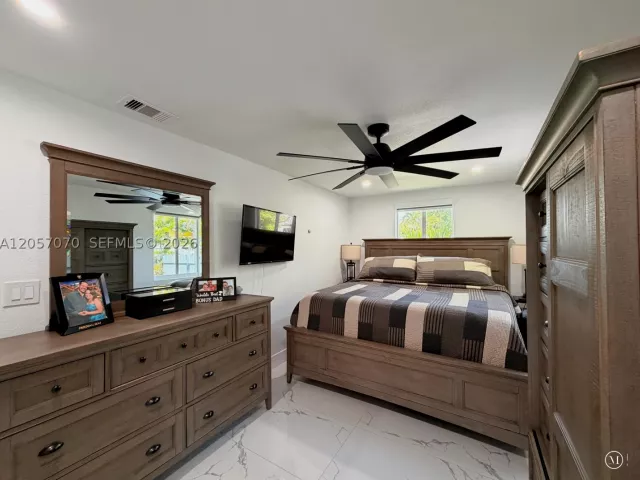 Продажа дома по адресу 8321 SW 46th St - фото 9244663