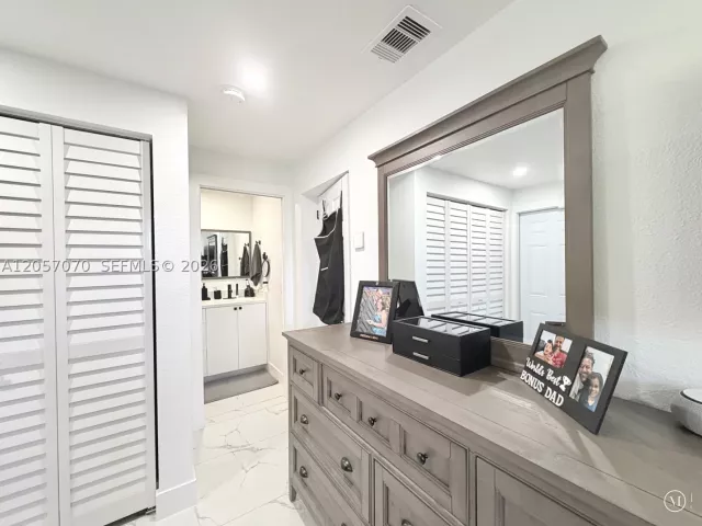Продажа дома по адресу 8321 SW 46th St - фото 9244665