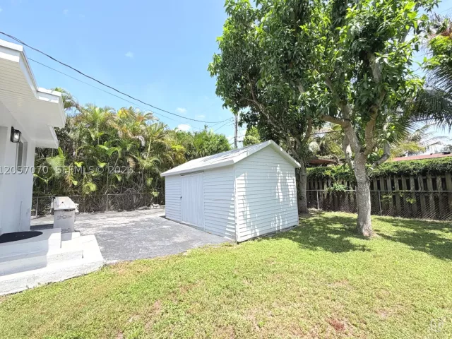 Продажа дома по адресу 8321 SW 46th St - фото 9244676