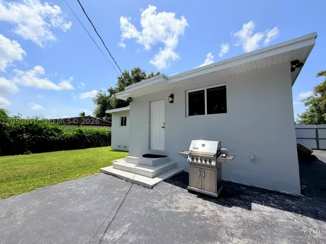 Продажа дома по адресу 8321 SW 46th St - фото 9244678