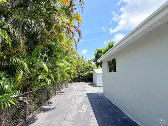 Продажа дома по адресу 8321 SW 46th St - фото 9244684