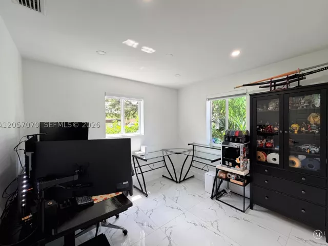 Продажа дома по адресу 8321 SW 46th St - фото 9244689