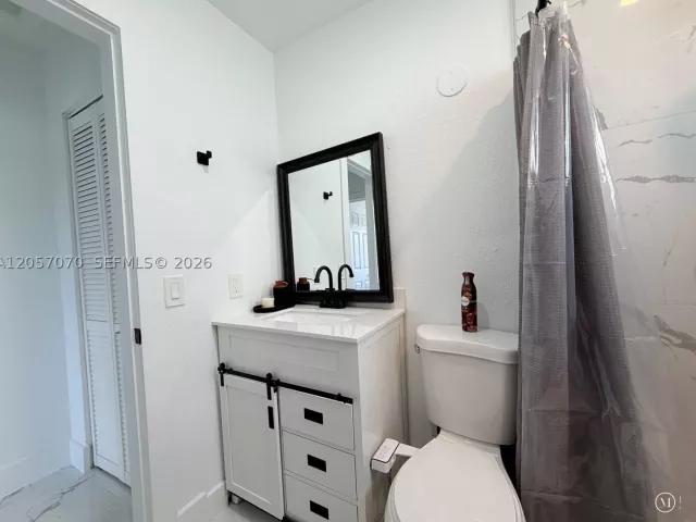 Продажа дома по адресу 8321 SW 46th St - фото 9244695