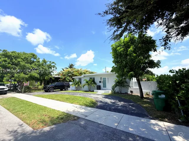 Продажа дома по адресу 8321 SW 46th St - фото 9244697
