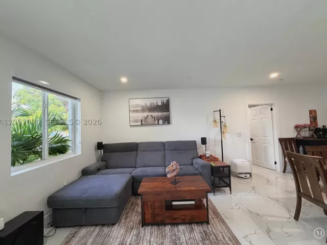 Продажа дома по адресу 8321 SW 46th St - фото 9244627
