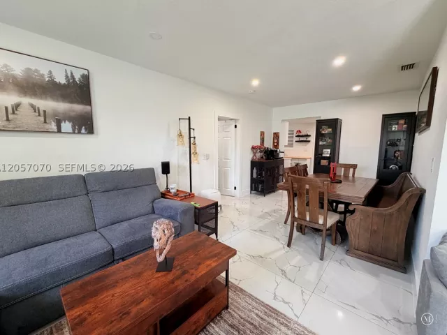 Продажа дома по адресу 8321 SW 46th St - фото 9244629