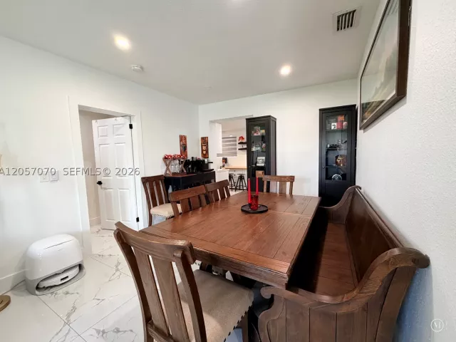 Продажа дома по адресу 8321 SW 46th St - фото 9244636