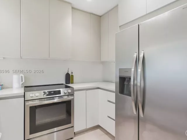 Продажа дома по адресу 6321 SW 21st St - фото 8947590