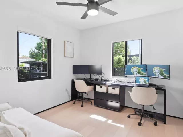 Продажа дома по адресу 6321 SW 21st St - фото 8947595