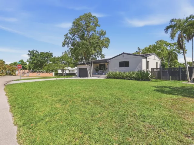 Продажа дома по адресу 6321 SW 21st St - фото 8947581