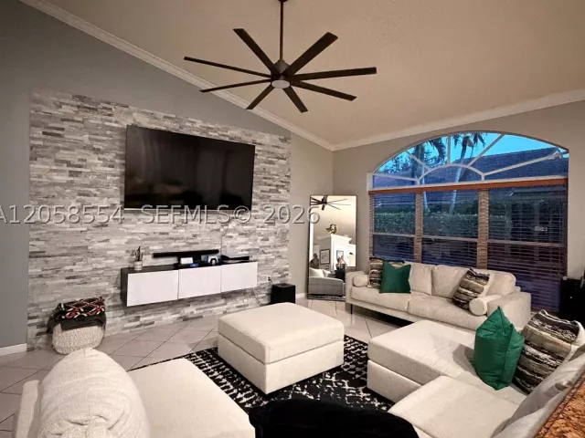 Продажа дома по адресу 19450 NW 7th St - фото 8924522