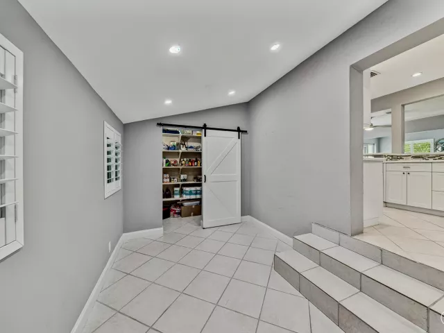 Продажа дома по адресу 800 SW 19TH Street - фото 9037883