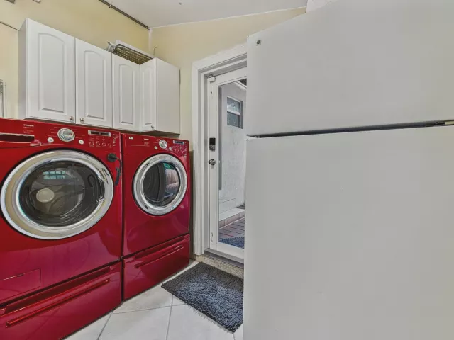 Продажа дома по адресу 800 SW 19TH Street - фото 9037898