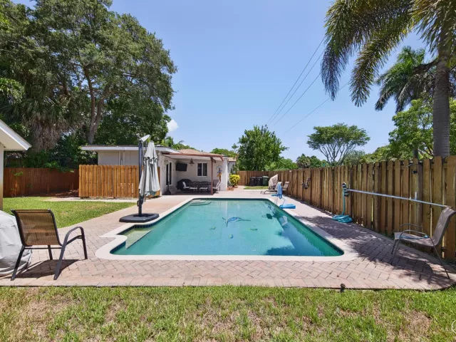 Продажа дома по адресу 800 SW 19TH Street - фото 9037903