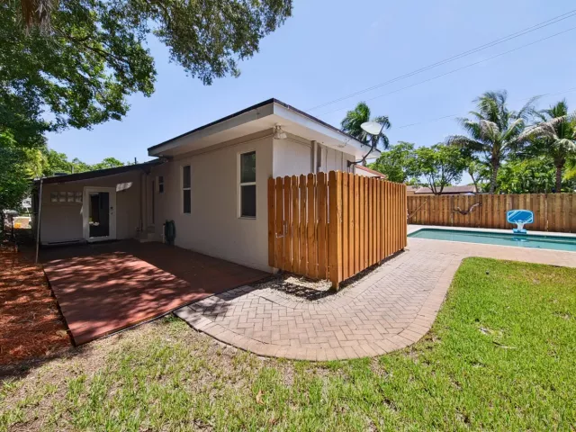 Продажа дома по адресу 800 SW 19TH Street - фото 9037906