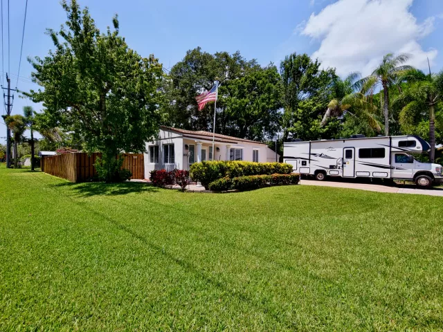 Продажа дома по адресу 800 SW 19TH Street - фото 9037910