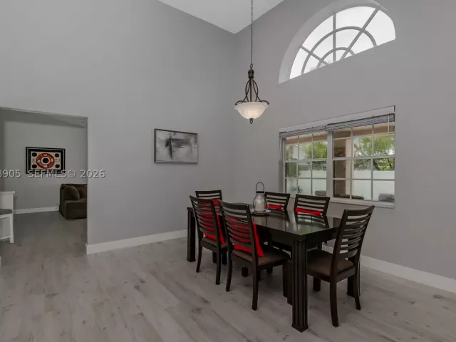 Продажа дома по адресу 945 NW 202nd Ave - фото 8947953