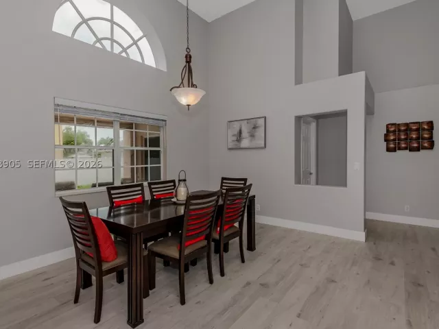 Продажа дома по адресу 945 NW 202nd Ave - фото 8947954