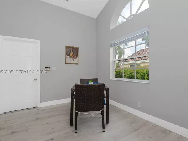 Продажа дома по адресу 945 NW 202nd Ave - фото 8947959