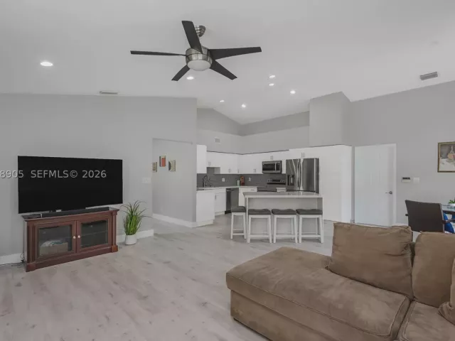 Продажа дома по адресу 945 NW 202nd Ave - фото 8947960