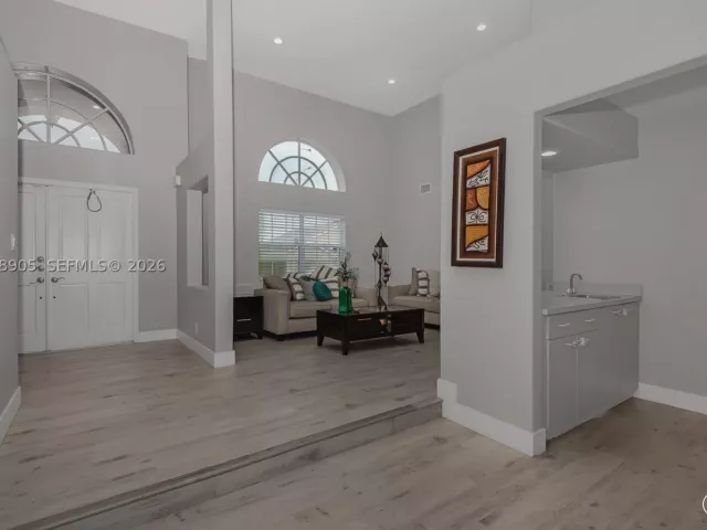 Продажа дома по адресу 945 NW 202nd Ave - фото 8947948