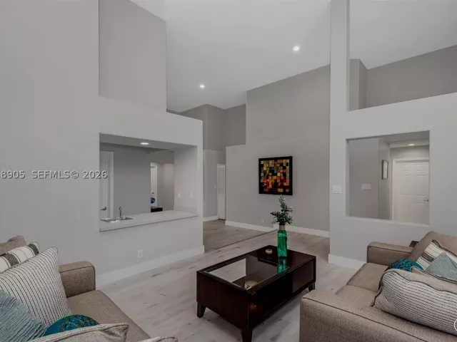 Продажа дома по адресу 945 NW 202nd Ave - фото 8947949