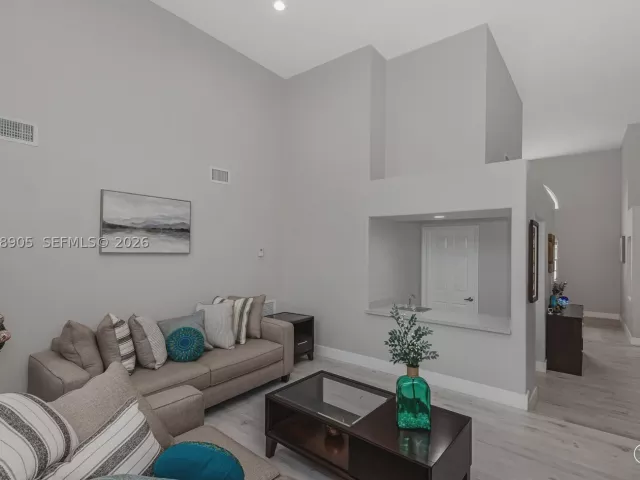 Продажа дома по адресу 945 NW 202nd Ave - фото 8947950