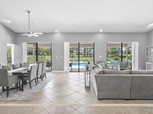 Продажа дома по адресу 10891 Boca Woods Lane - фото 8917402
