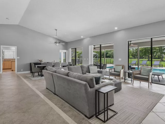 Продажа дома по адресу 10891 Boca Woods Lane - фото 8917403