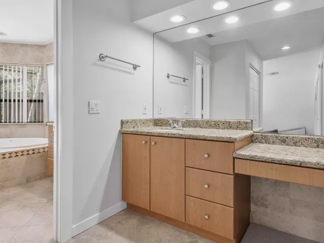Продажа дома по адресу 10891 Boca Woods Lane - фото 8917411