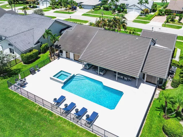 Продажа дома по адресу 10891 Boca Woods Lane - фото 8917395